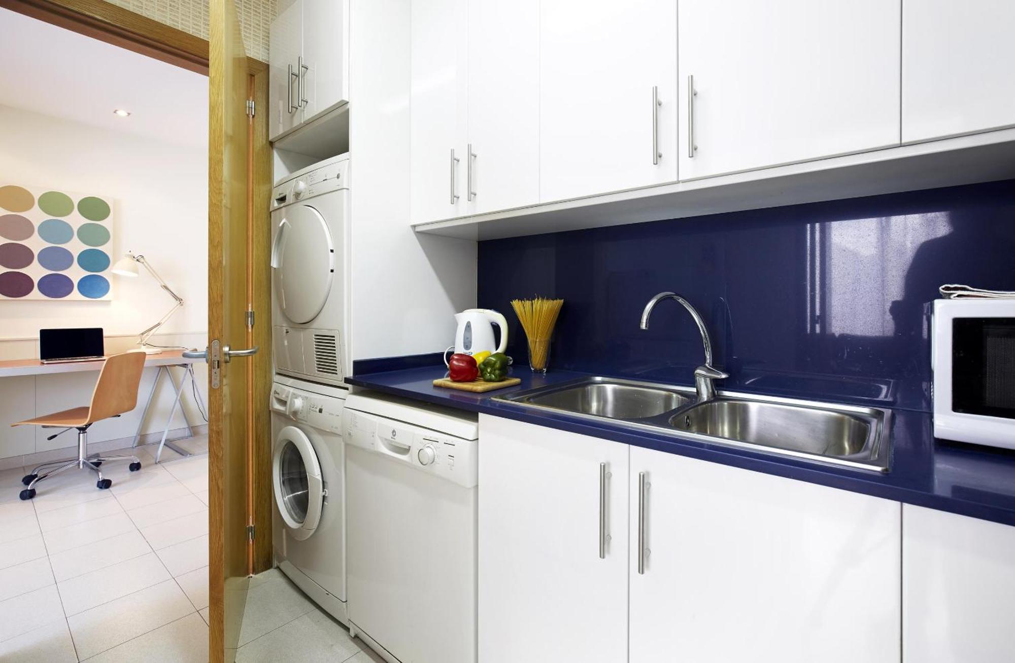 Apartamentos Calvet Barcelona Exterior photo