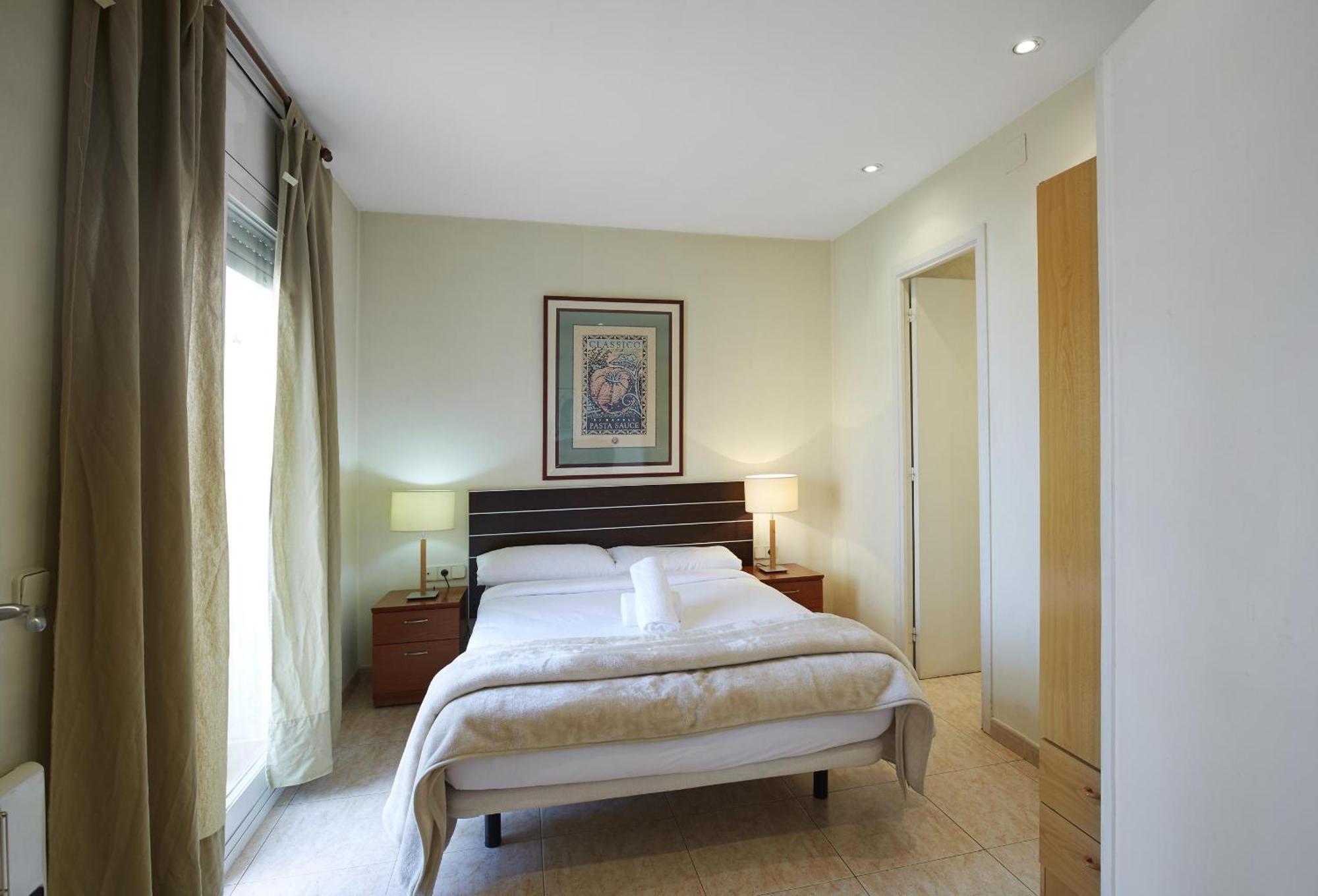 Apartamentos Calvet Barcelona Exterior photo