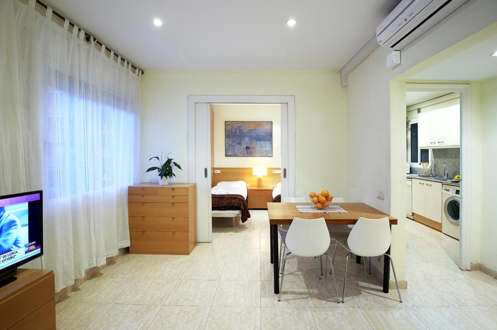 Apartamentos Calvet Barcelona Exterior photo